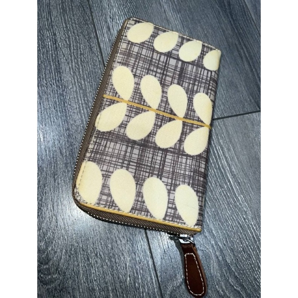 Orla Kiely Big Zip Wallet Charcoal Beige B000726